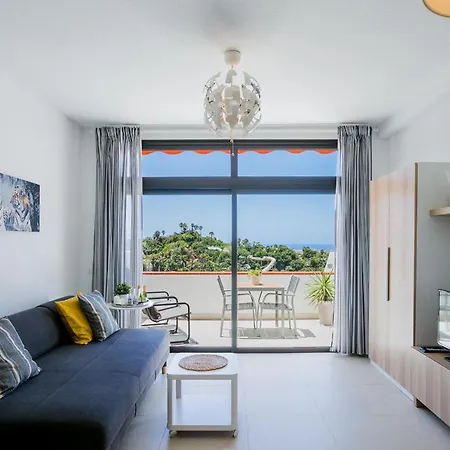 Cozy With Seaview And Parking 아파트