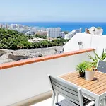 아파트 Cozy With Seaview And Parking